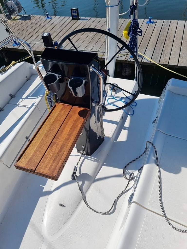 maxus 33.1 rs breakthru stolik kokpit