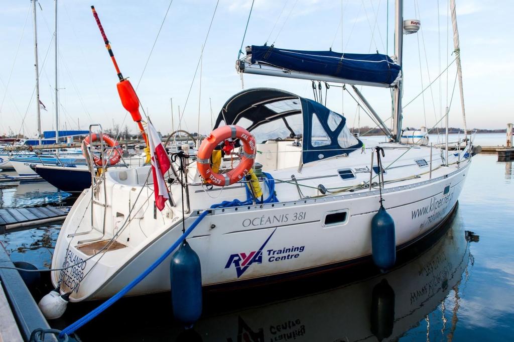 Falando Beneteau Oceanis 381