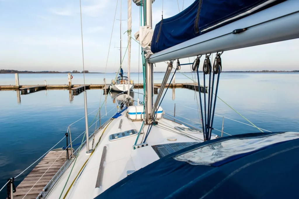 falando beneteau oceanis 381 poklad jachtu