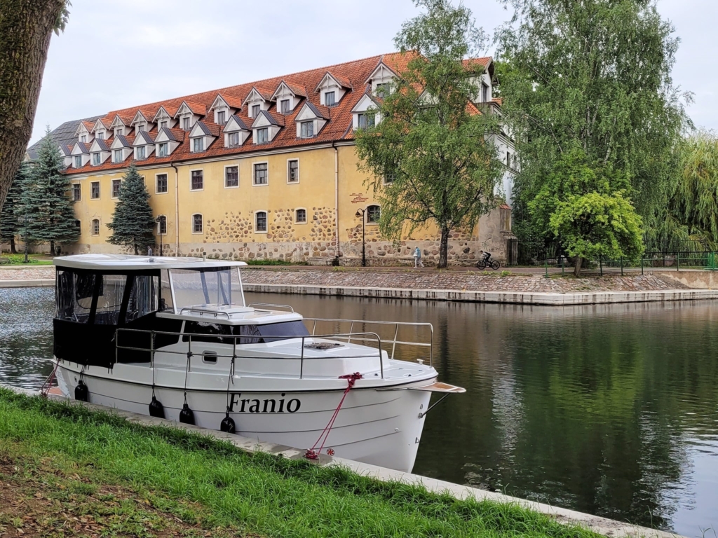 houseboat franio mazury