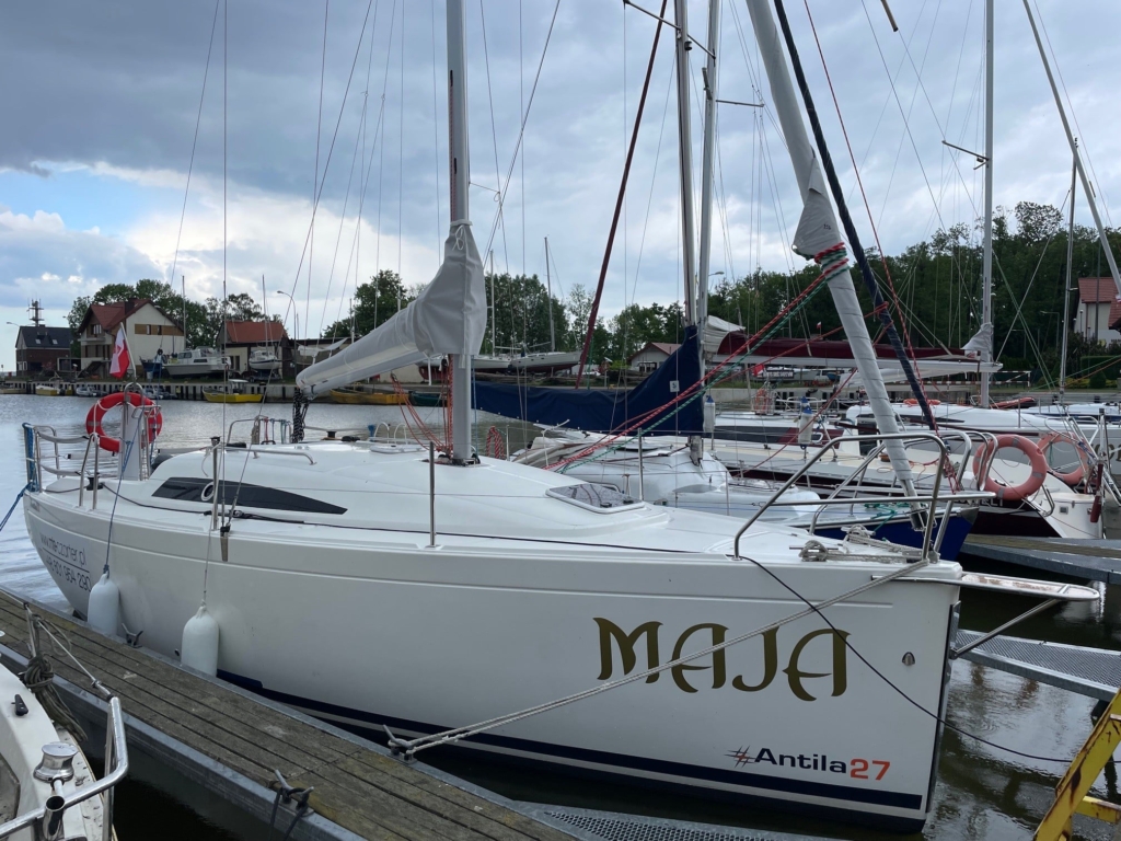 maja jacht zaglowy antila 27 src min