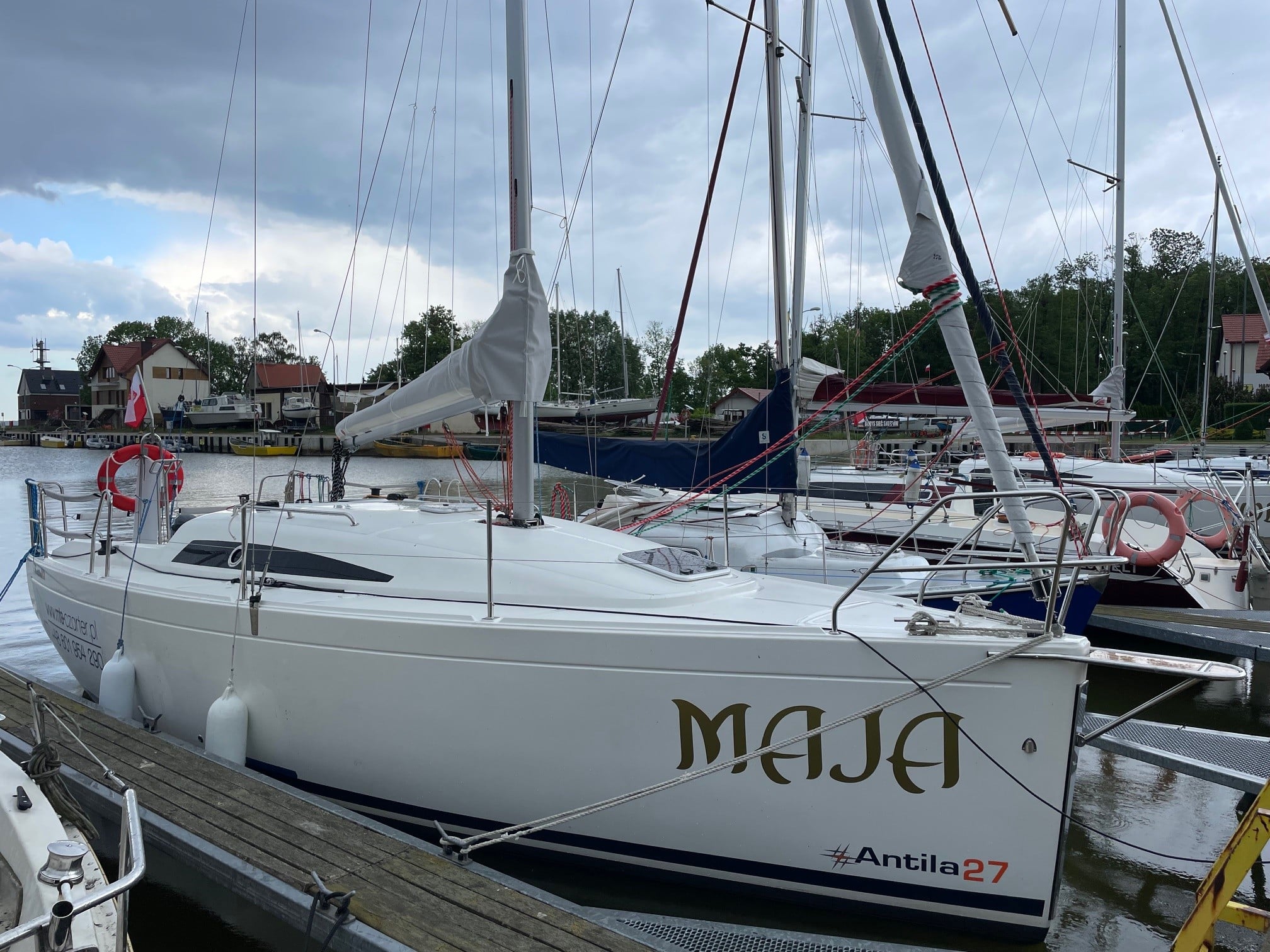 maja jacht zaglowy antila 27 src min