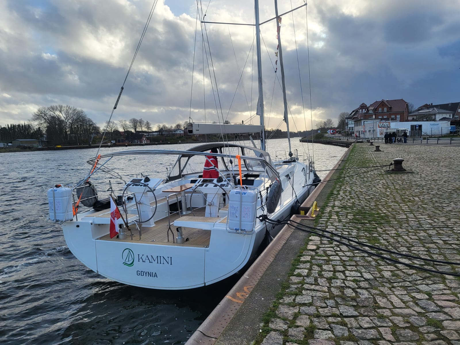 kamini–hanse 548 jacht zaglowy