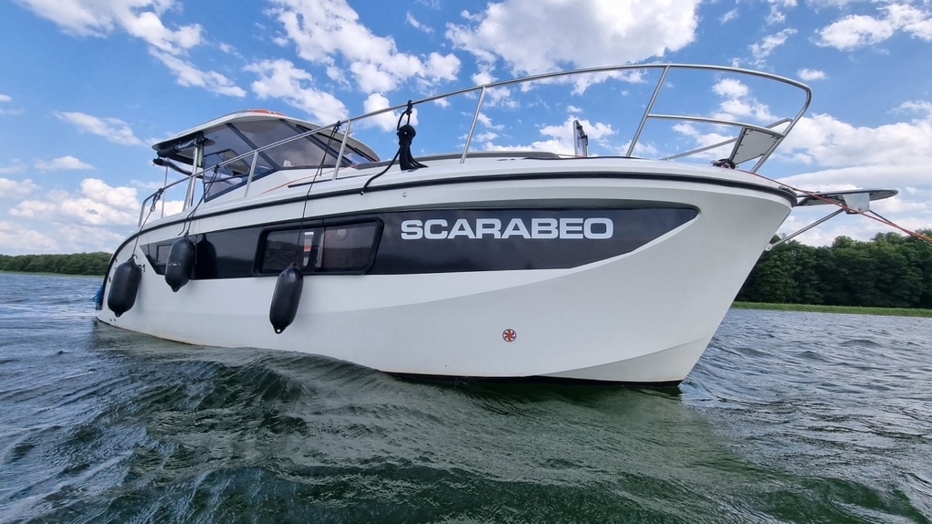 scarabeo futura 900 jacht motorowy