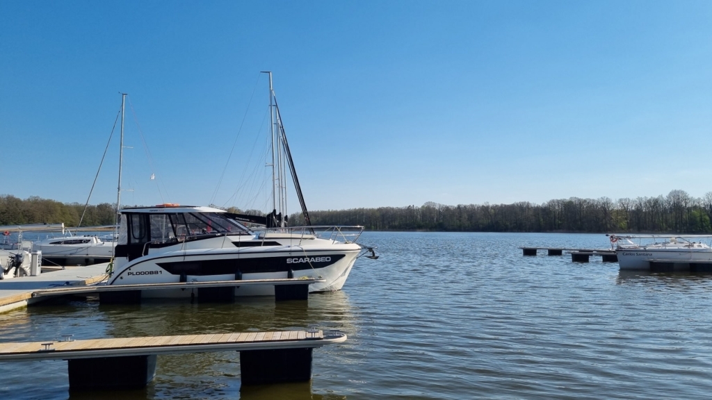 scarabeo futura 900 jacht motorowy mazury
