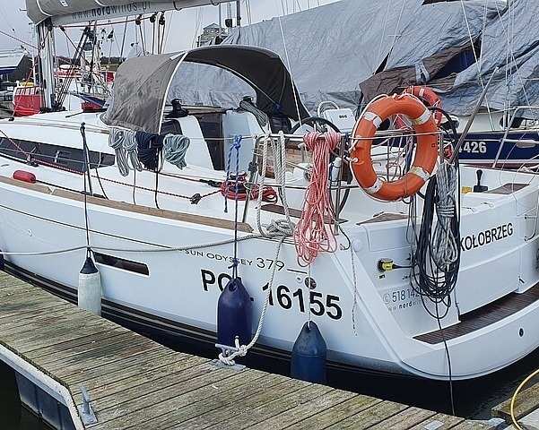 heho sun odyssey 379 kokpit jachtu nordwinds