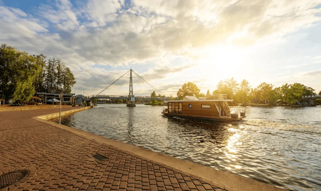 houseboat mikolajki dom na wodzie